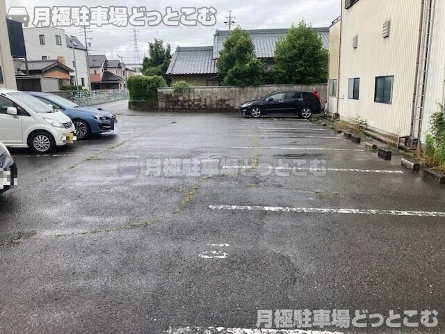 岡崎市鴨田町字末広57番地の月極駐車場3