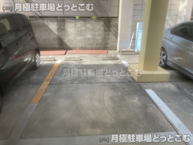 名古屋市港区土古町1-51-10の月極駐車場4