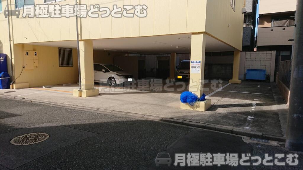 名古屋市港区土古町1-51-10の月極駐車場2