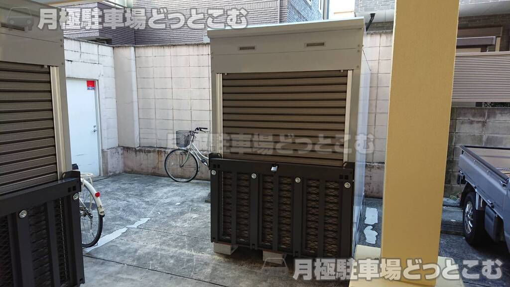 名古屋市港区土古町1-51-10の月極駐車場3