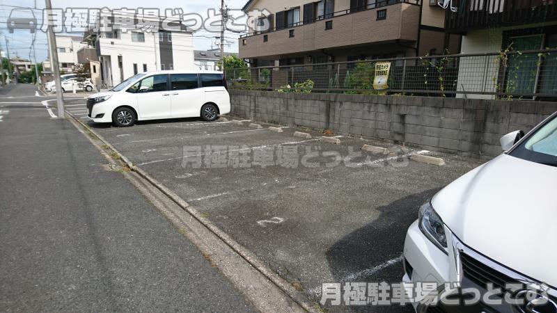 名古屋市中川区好本町2-80-1の月極駐車場1