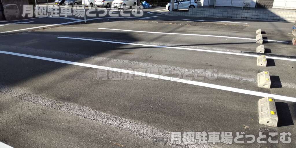 名古屋市中川区好本町2-82の月極駐車場1