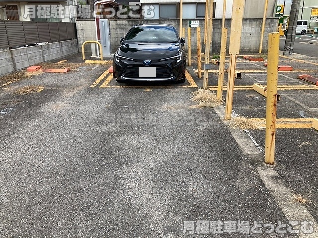 名古屋市北区杉村1-810の月極駐車場5
