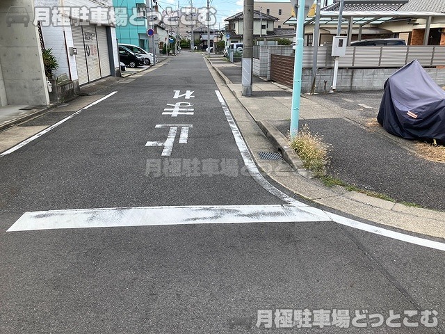 名古屋市北区杉村1-810の月極駐車場8
