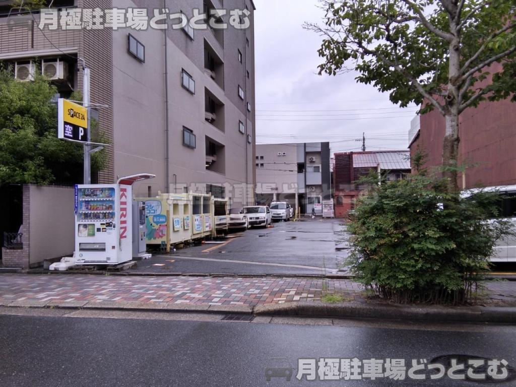 名古屋市中村区大門町23の月極駐車場4