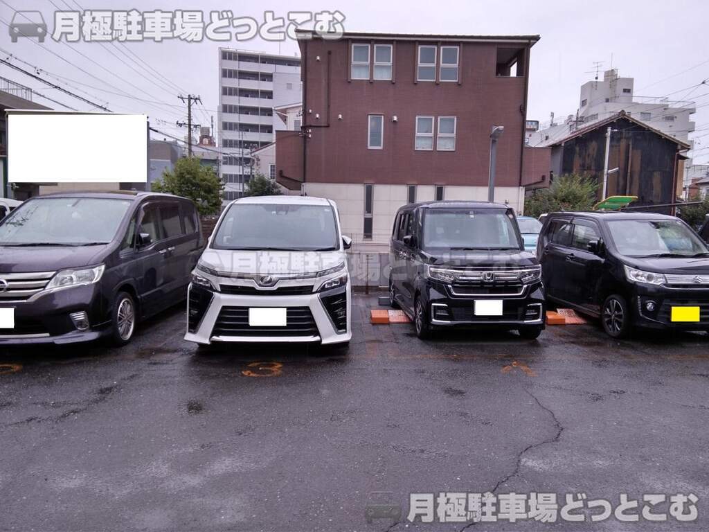 名古屋市中川区尾頭橋2-4-16の月極駐車場3