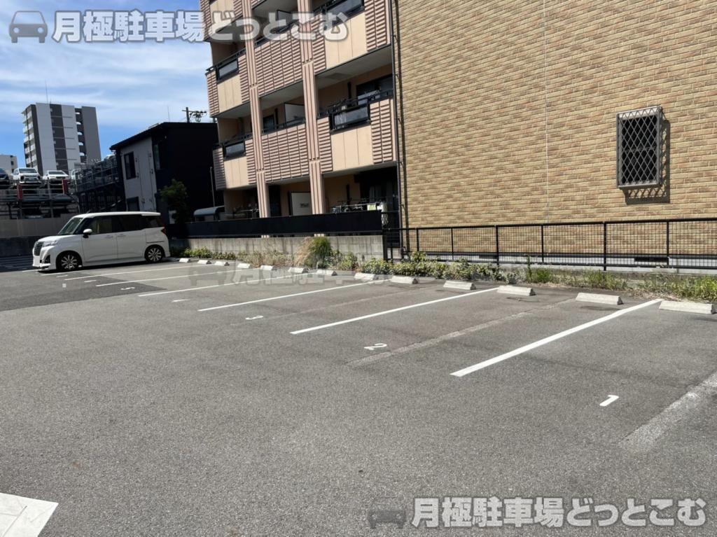 名古屋市西区花の木1丁目1120の月極駐車場4