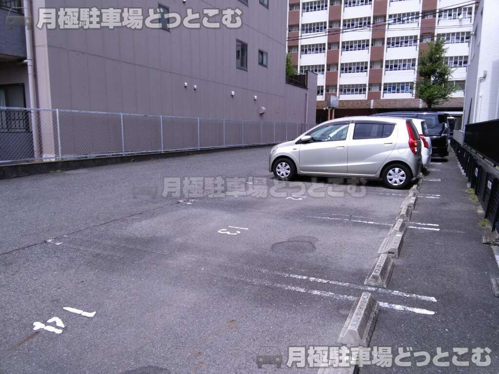 名古屋市北区上飯田南町1丁目41-2の月極駐車場2