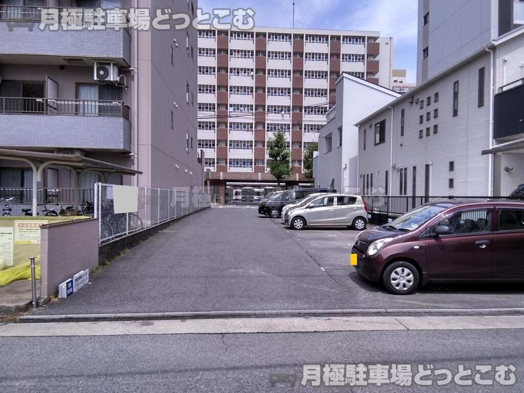 名古屋市北区上飯田南町1丁目41-2の月極駐車場3