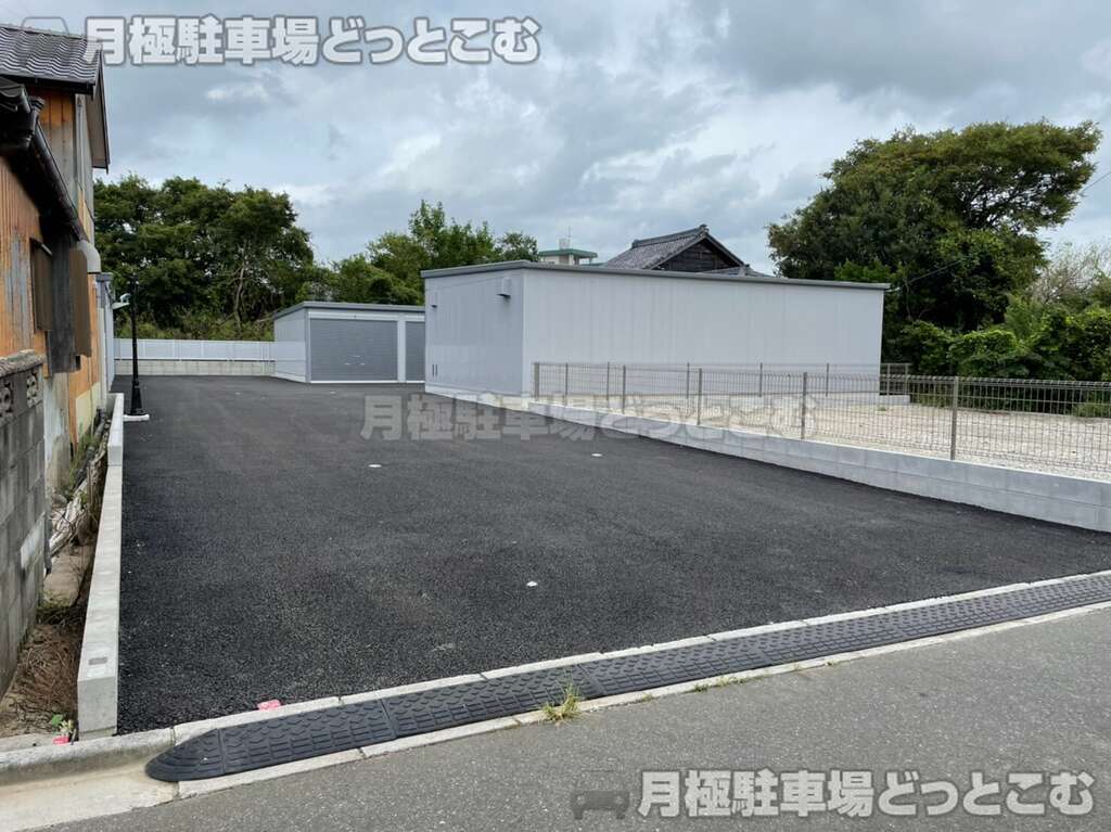 常滑市住吉町1丁目53番1の月極駐車場2