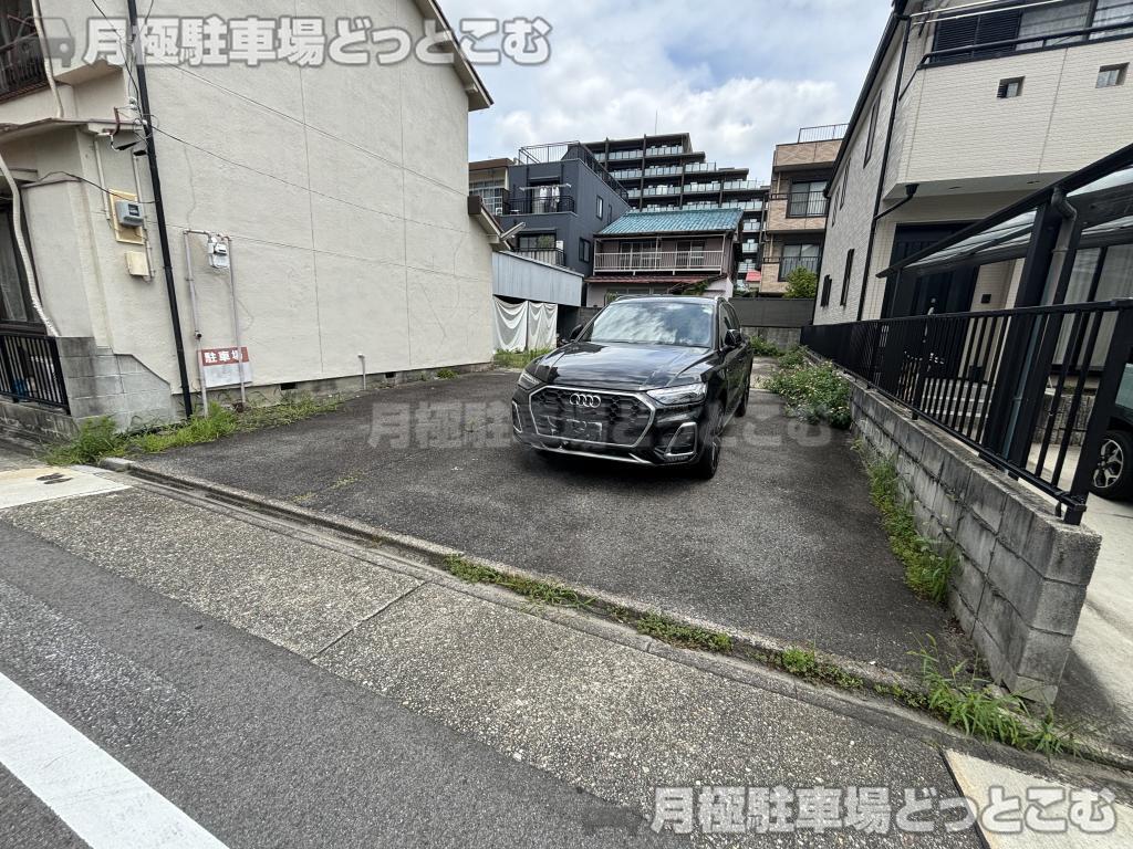 名古屋市東区新出来1丁目803の月極駐車場1