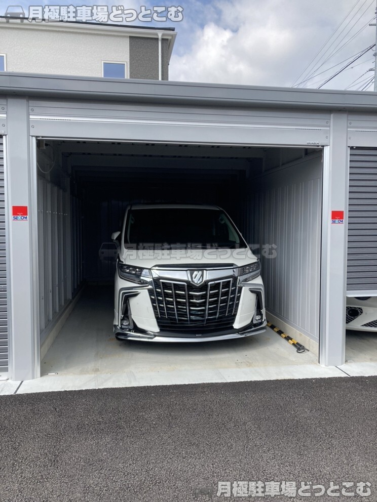 知立市新林町1-76の月極駐車場2