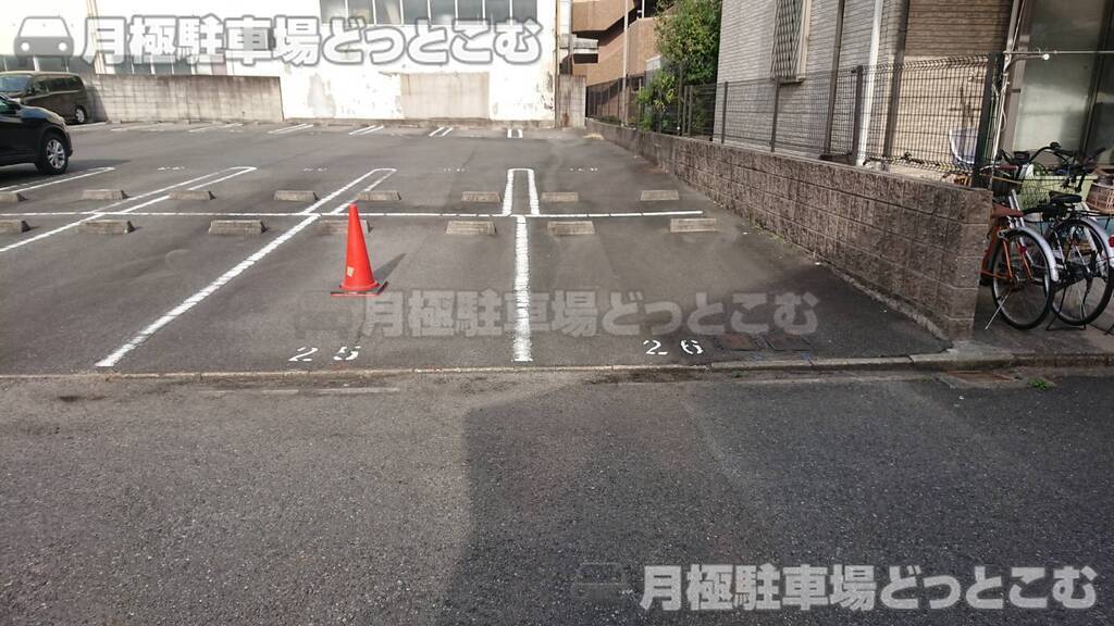 名古屋市中川区松ノ木町1丁目59-1の月極駐車場3