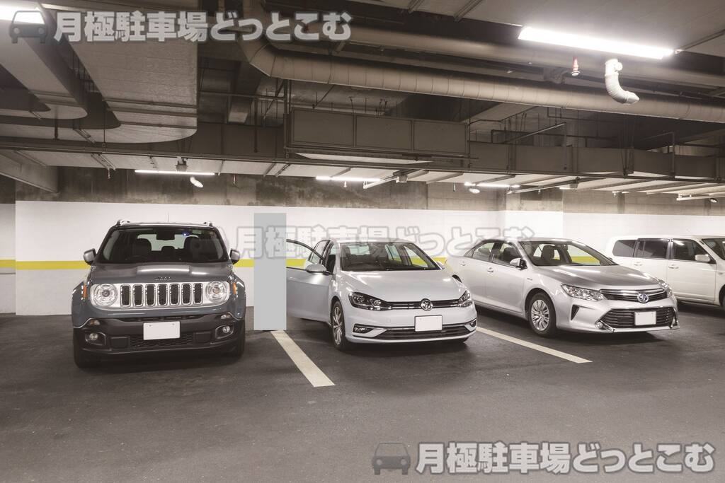 名古屋市東区東桜1丁目13-2の月極駐車場2
