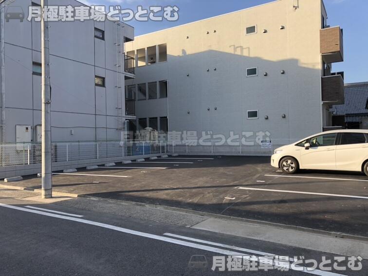 名古屋市北区瑠璃光町1丁目2-5の月極駐車場2