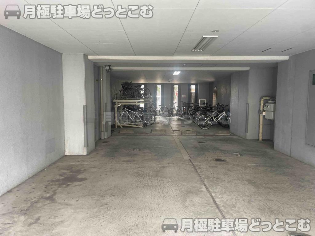 名古屋市中村区井深町14番14号の月極駐車場4