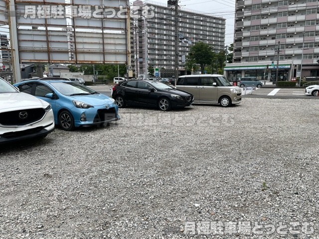 名古屋市中川区九重町309-1の月極駐車場2