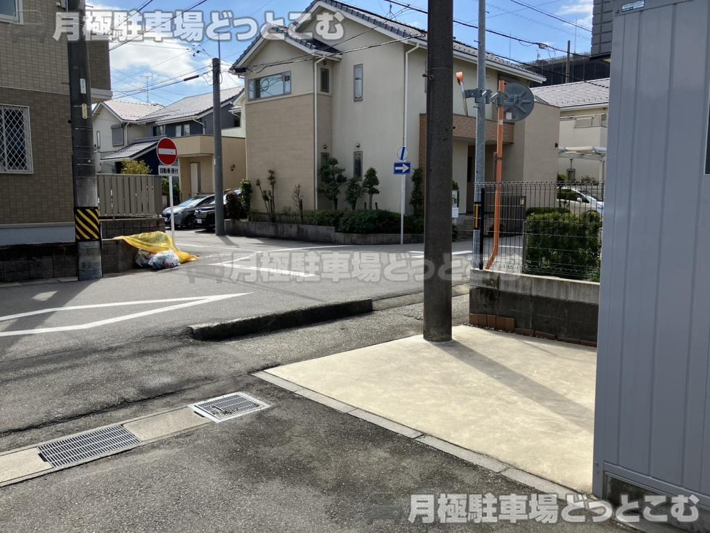 春日井市勝川新町1丁目38の月極駐車場4