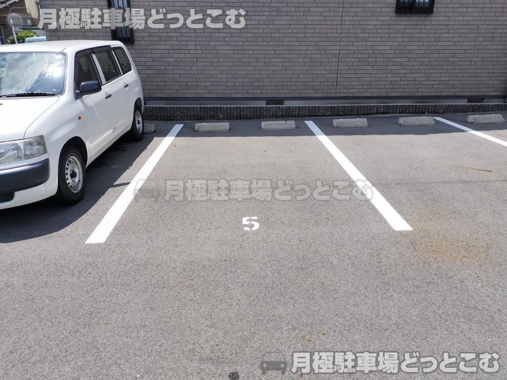 名古屋市西区香呑町3-5の月極駐車場3