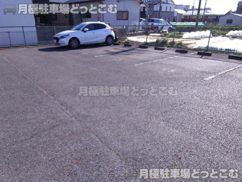 日進市栄3丁目802の月極駐車場3