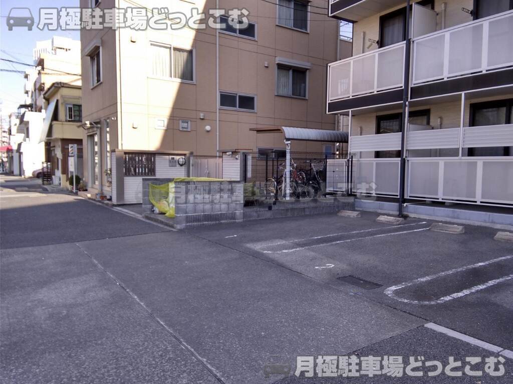 名古屋市北区大曽根4丁目4-20の月極駐車場3