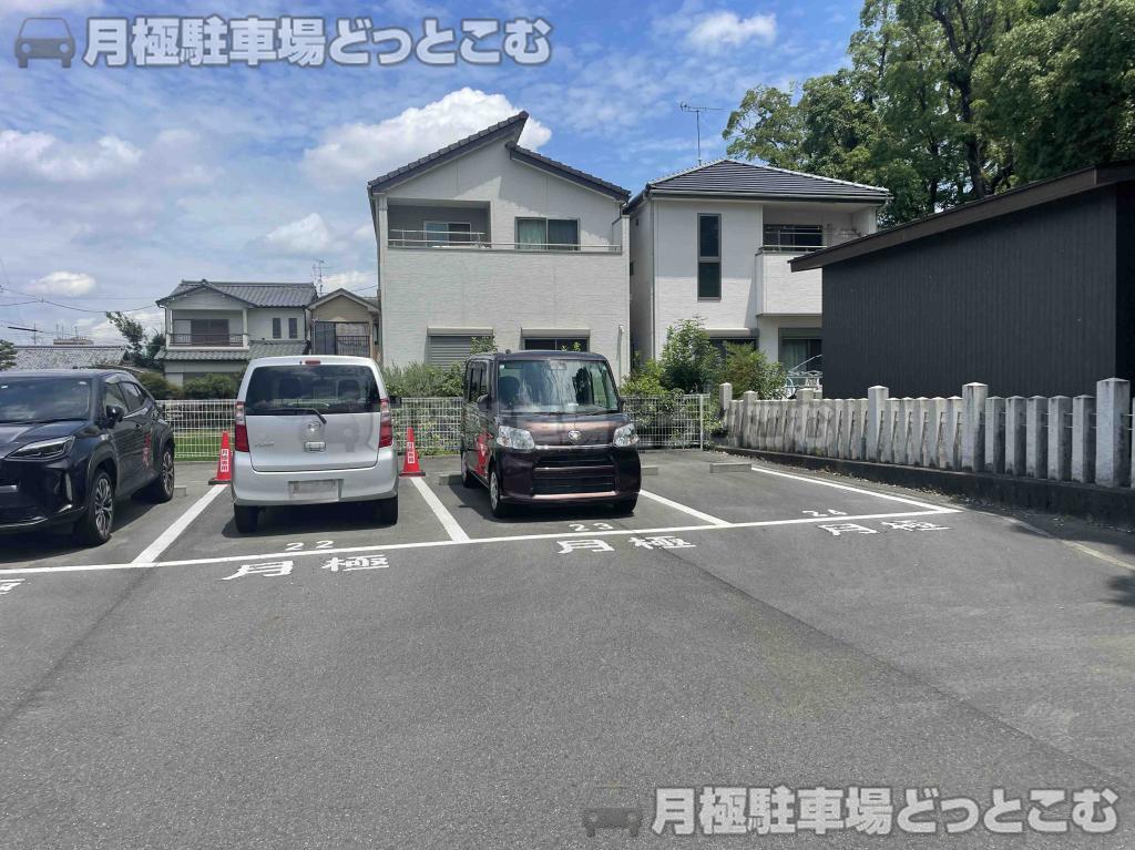 名古屋市中村区稲葉地町2丁目121の月極駐車場5