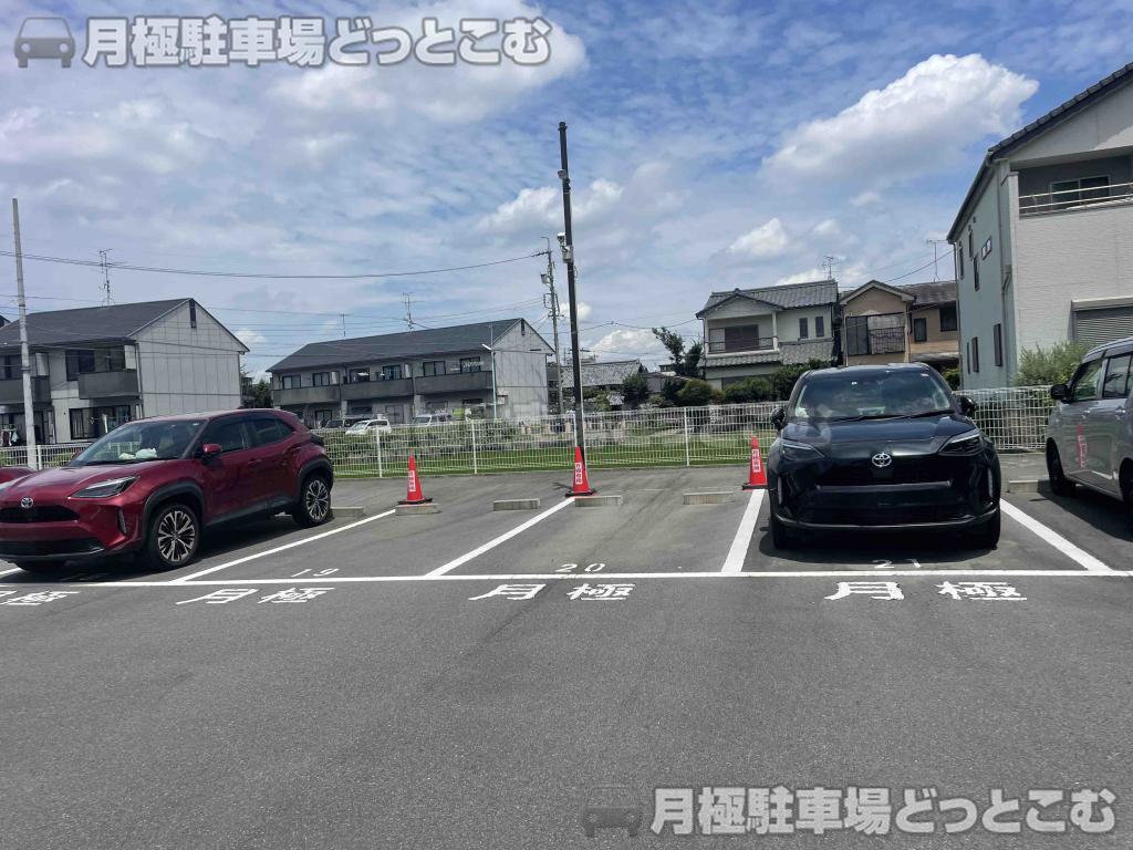 名古屋市中村区稲葉地町2丁目121の月極駐車場6