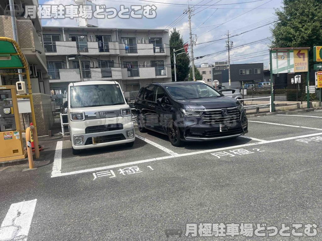 名古屋市中村区並木2丁目112番の月極駐車場4