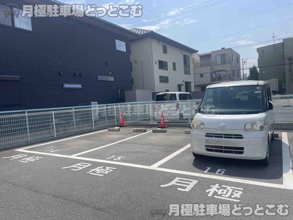 名古屋市中村区烏森町6丁目208の月極駐車場4