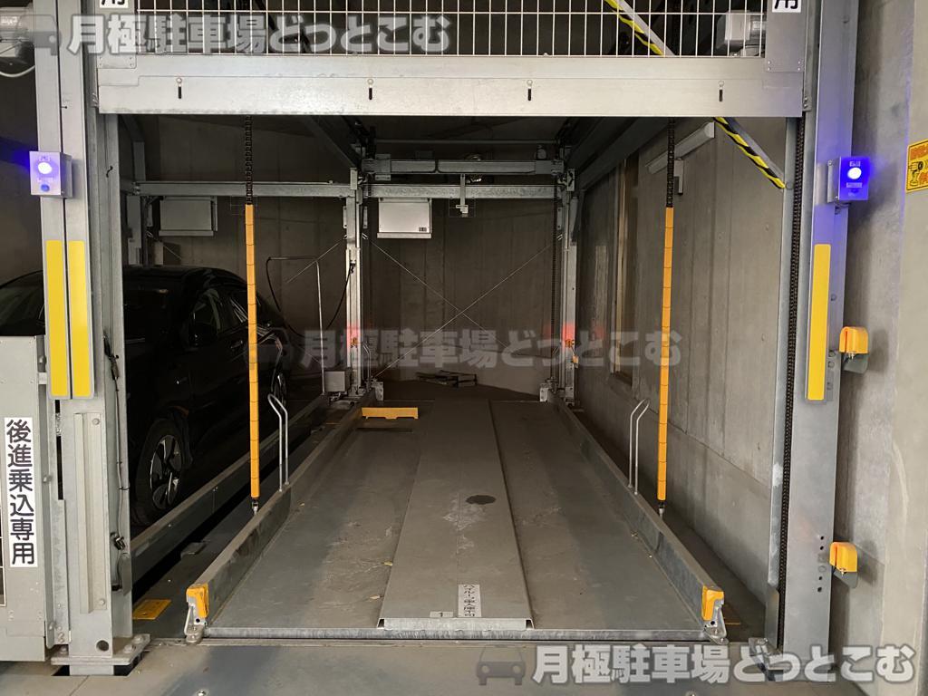 渋谷区広尾3-1-24の月極駐車場2