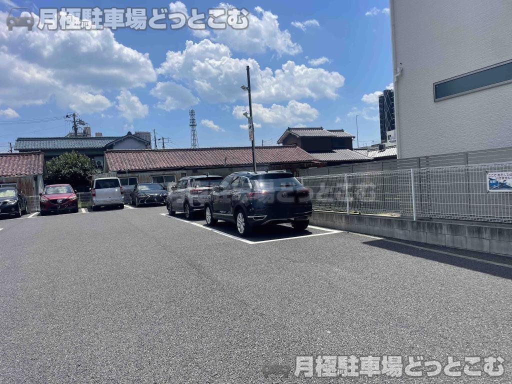 名古屋市中村区太閤1丁目17ー31の月極駐車場3