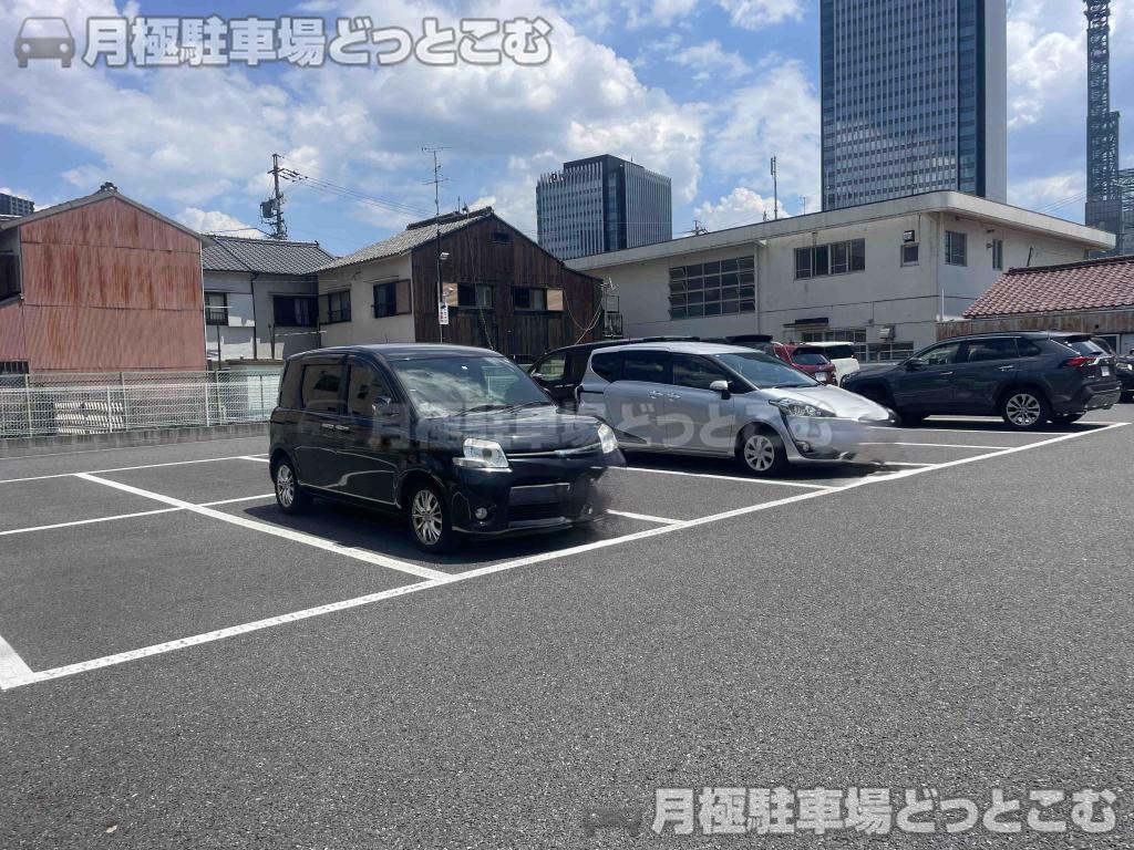 名古屋市中村区太閤1丁目17ー31の月極駐車場4