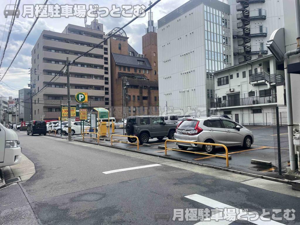 名古屋市中村区名駅2丁目33ー5の月極駐車場2