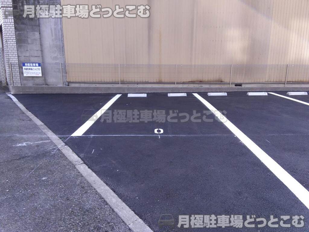 名古屋市中区新栄2丁目3201の月極駐車場2