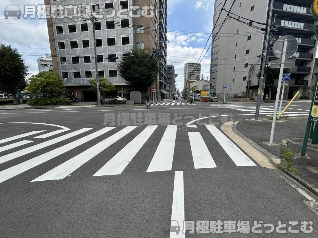 名古屋市東区葵3丁目14－1の月極駐車場3