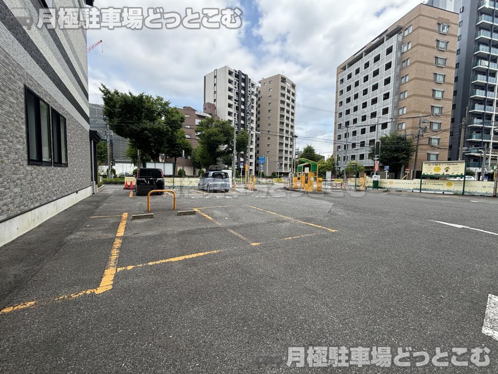 名古屋市東区葵3丁目14－1の月極駐車場5
