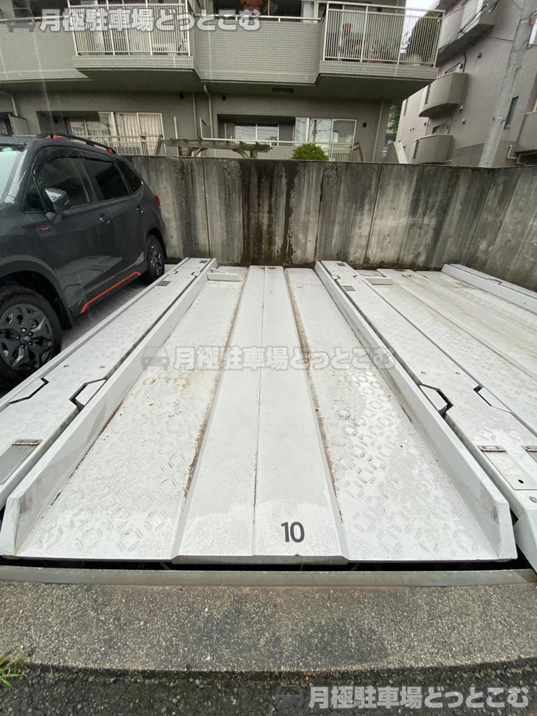 三鷹市上連雀1-11-19の月極駐車場1