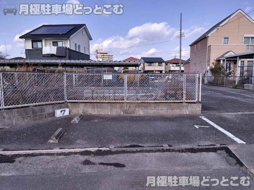 春日井市上条町6-2456-1の月極駐車場2