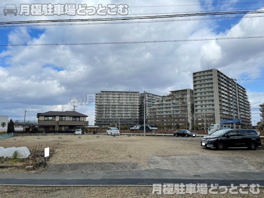 稲沢市長野3丁目4-27の月極駐車場2
