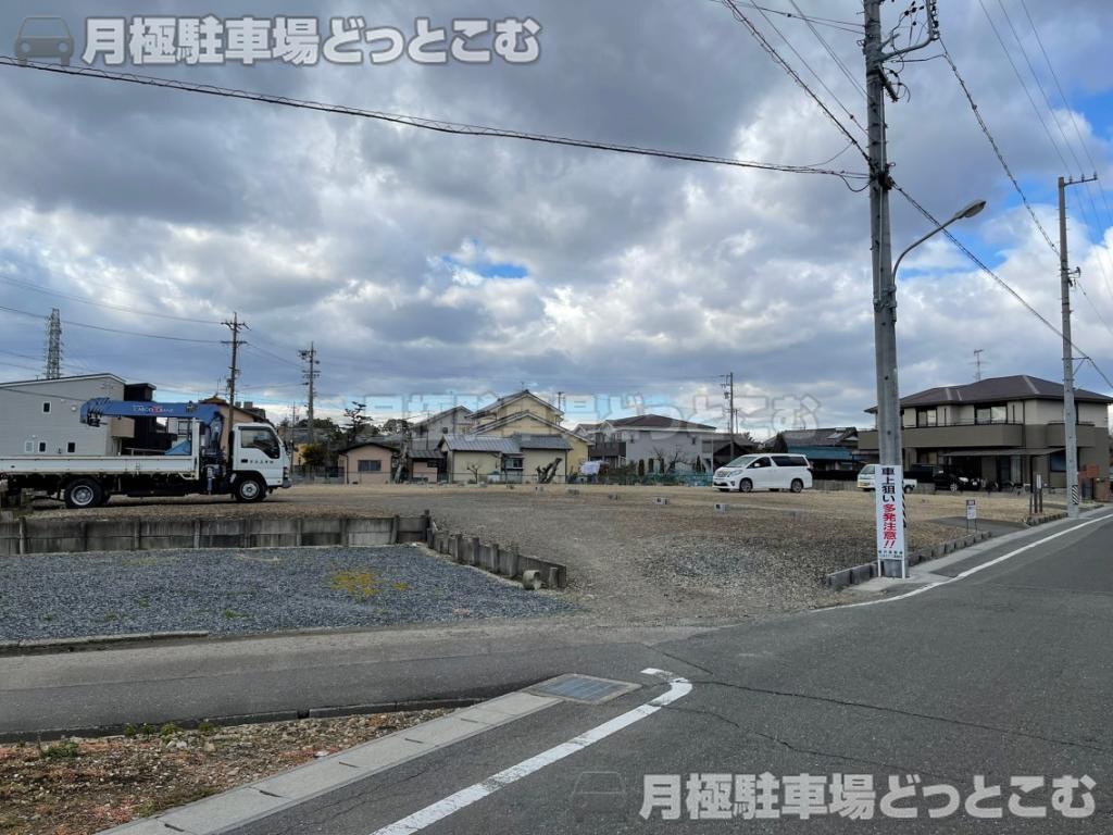 稲沢市長野3丁目4-27の月極駐車場4
