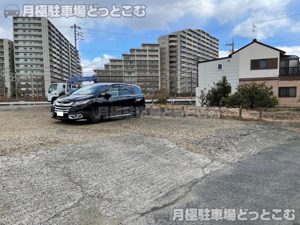 稲沢市長野3丁目4-27の月極駐車場9
