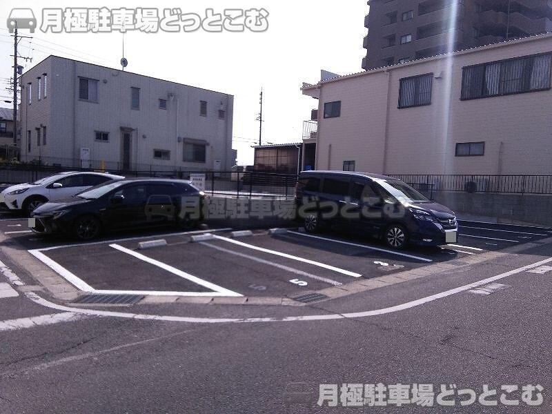 日進市栄3-1005の月極駐車場2