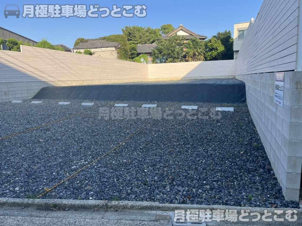 名古屋市昭和区山中町1-71-1.2の月極駐車場3