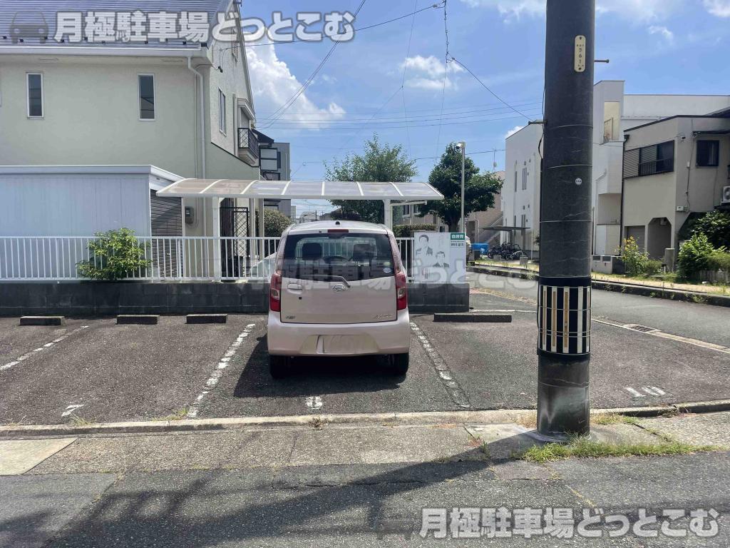 名古屋市中村区中村本町2丁目89の月極駐車場4