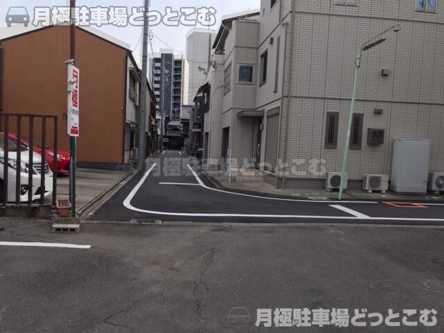 名古屋市西区那古野1-2008の月極駐車場3