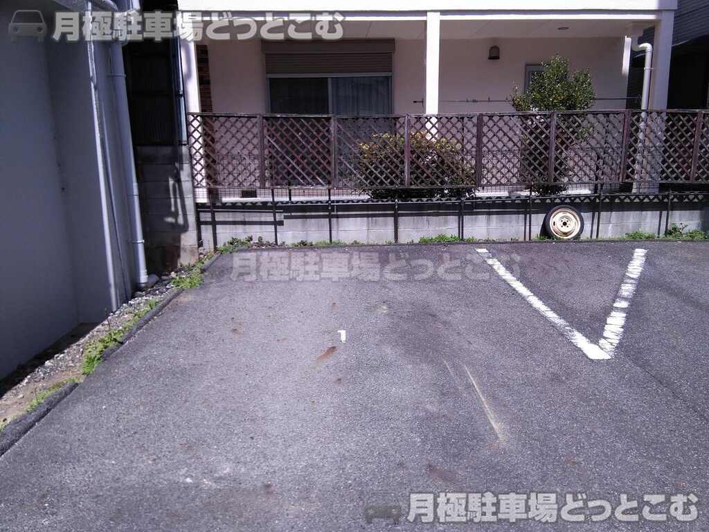 名古屋市千種区振甫町2丁目14-2の月極駐車場2