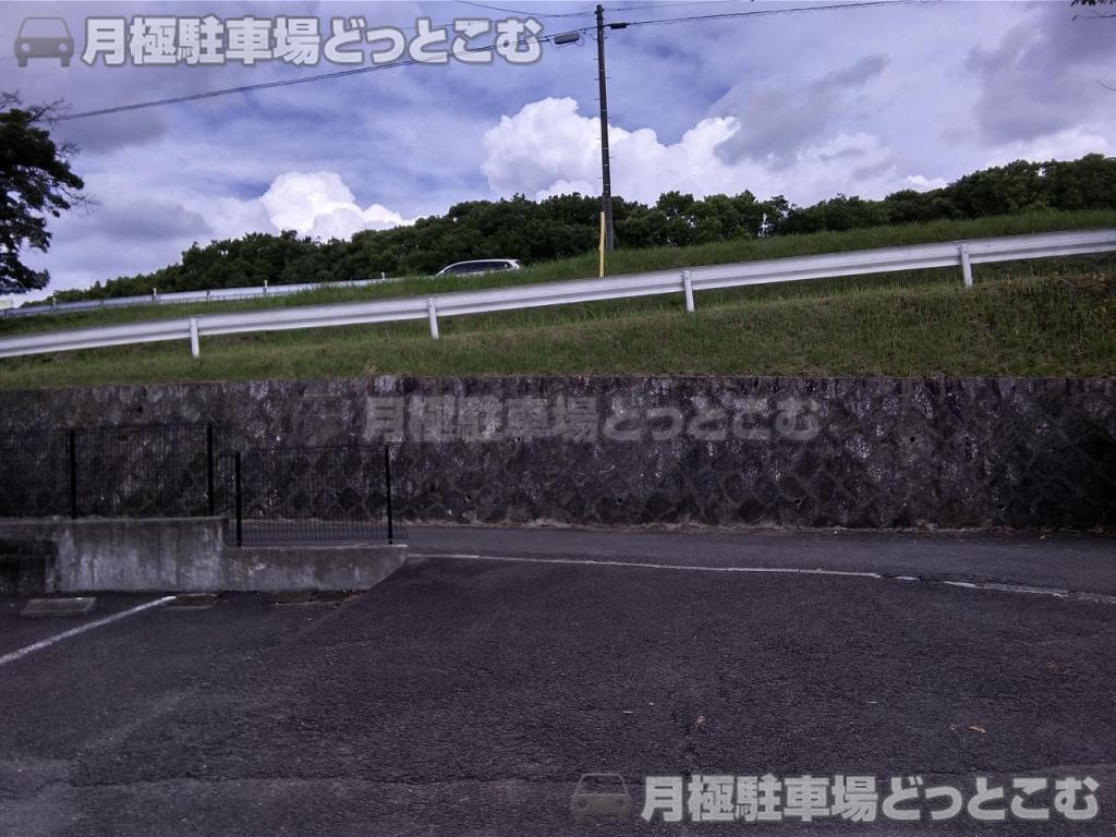 名古屋市西区中小田井1丁目299の月極駐車場4