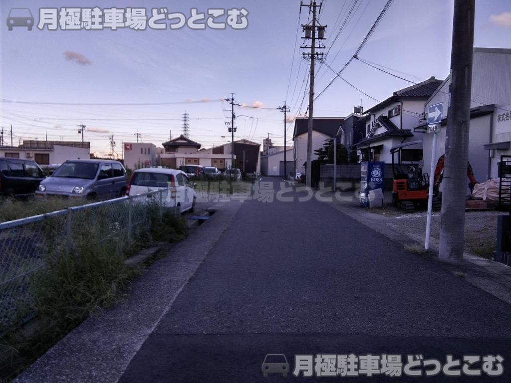 名古屋市西区中小田井3丁目405の月極駐車場2