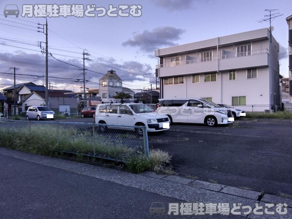 名古屋市西区中小田井3丁目405の月極駐車場4