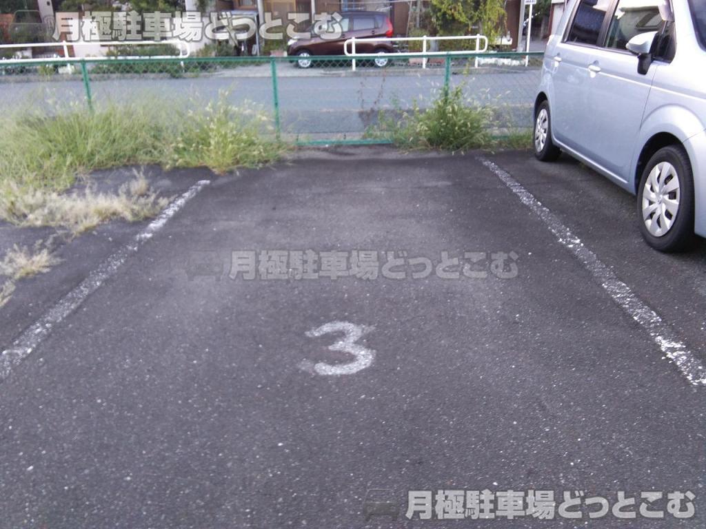 名古屋市西区中小田井3丁目405の月極駐車場7